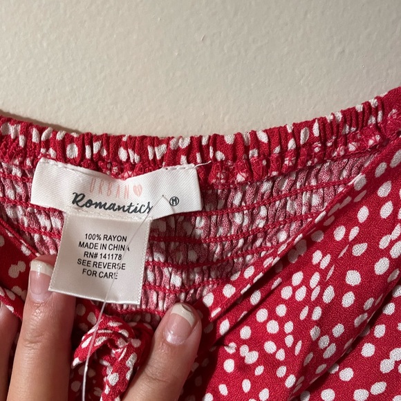 Medium Red Top - Picture 3 of 4